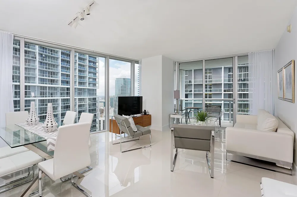 495 Brickell Avenue #4010 Miami, FL 33131