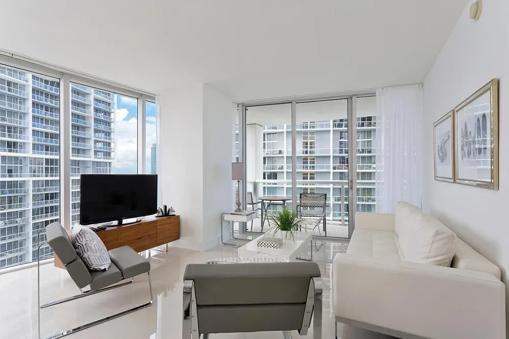 495 Brickell Avenue #4010 Miami, FL 33131
