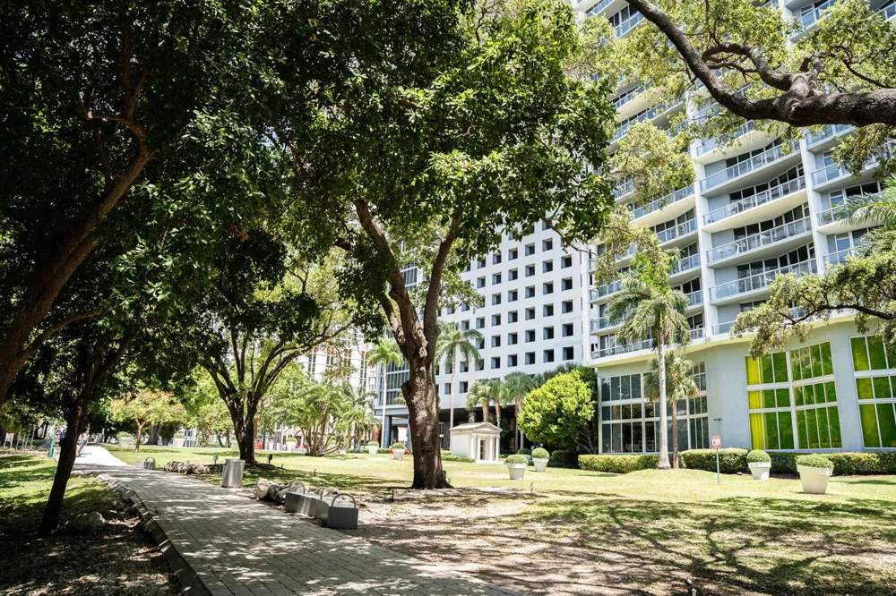 495 Brickell Avenue #4010 Miami, FL 33131