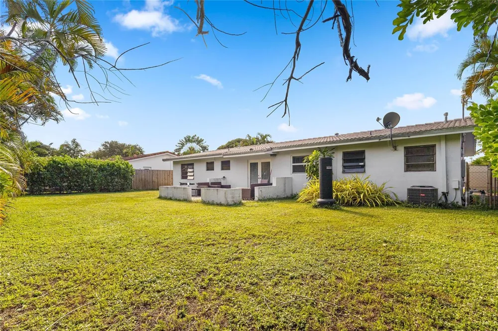 5160 NE 18th Terrace Fort Lauderdale, FL 33308