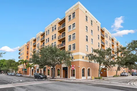511 Lucerne Avenue #416