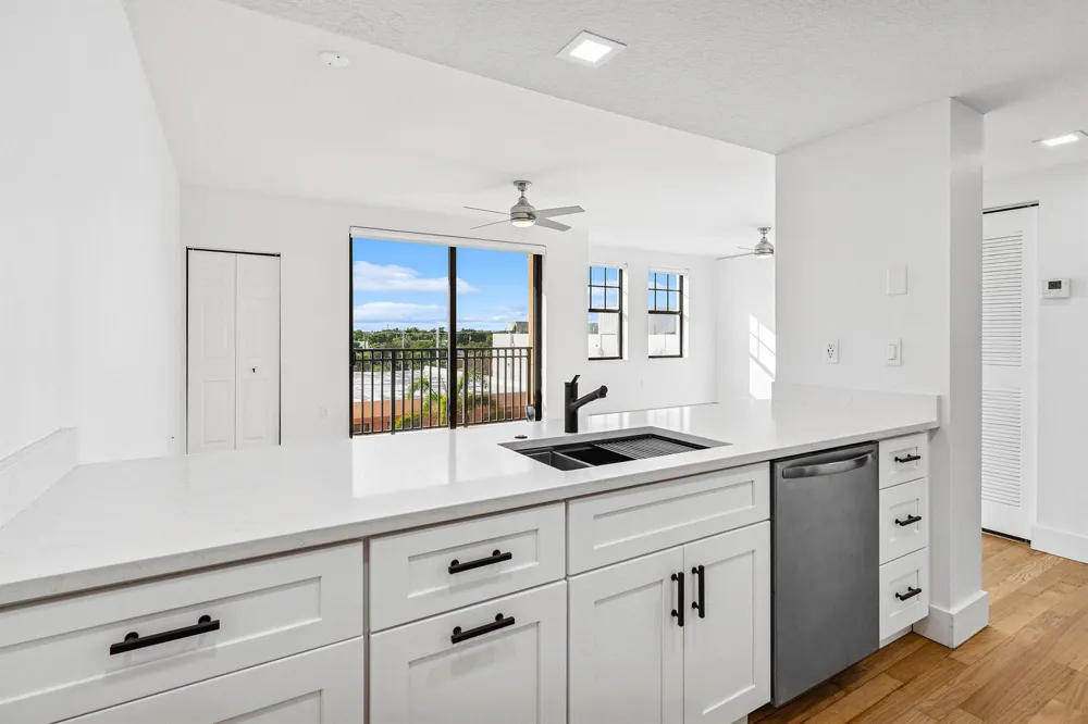 511 Lucerne Avenue #416 