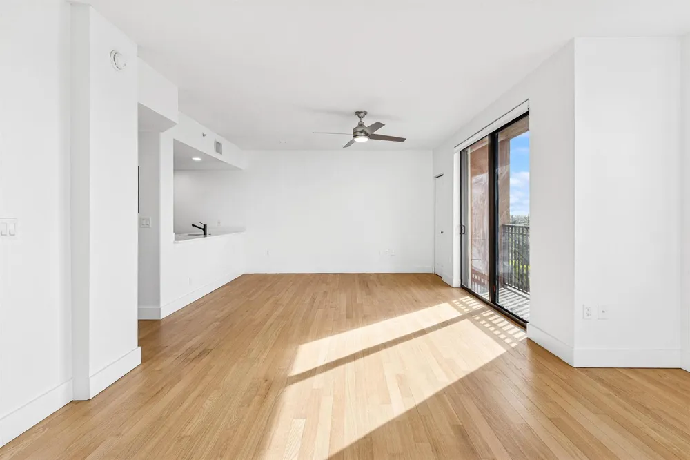 511 Lucerne Avenue #416 