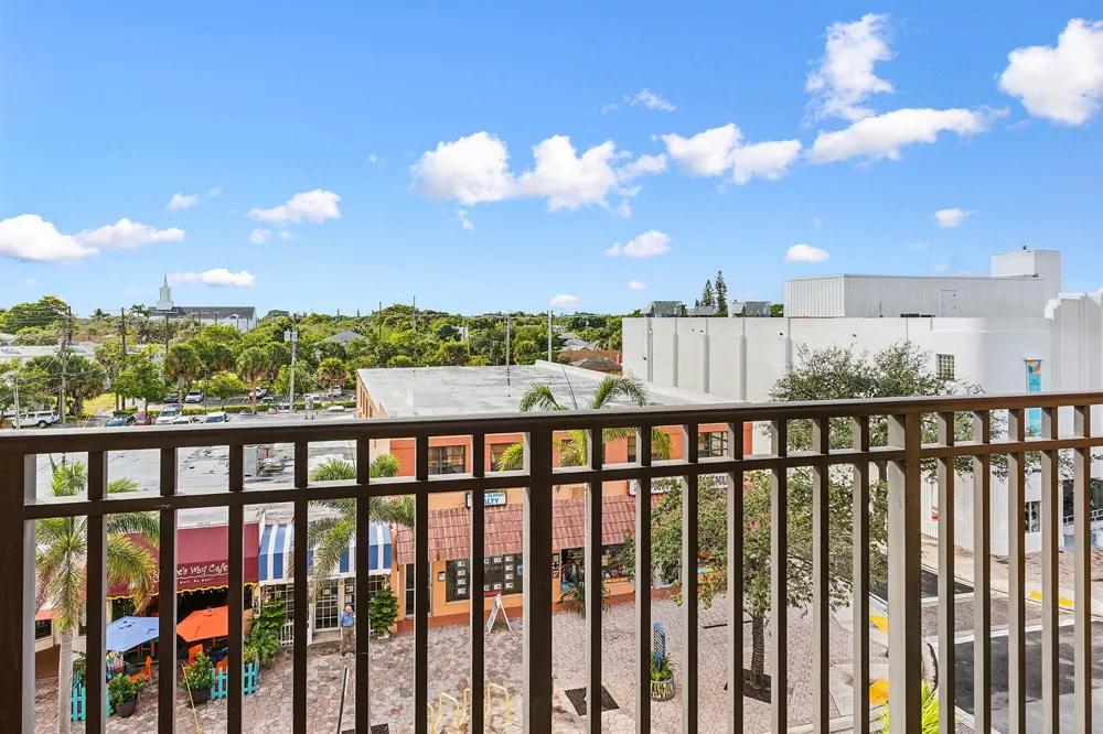 511 Lucerne Avenue #416 