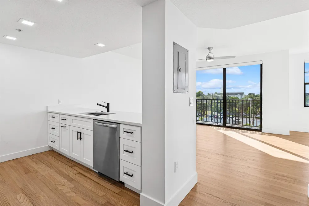 511 Lucerne Avenue #416 