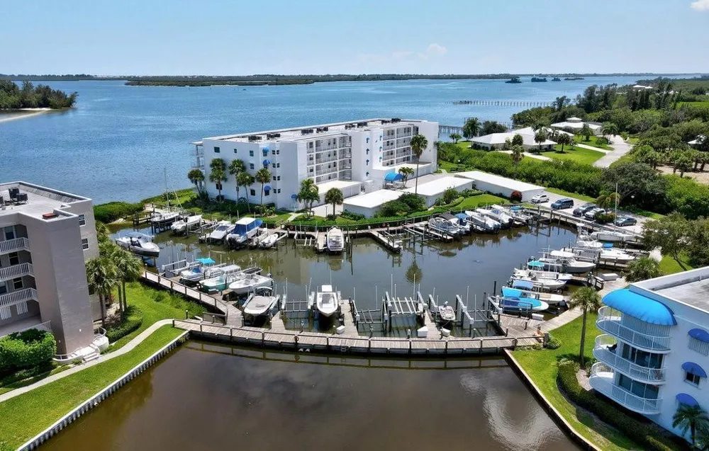 6408 S River Run Drive Sebastian, FL 32958