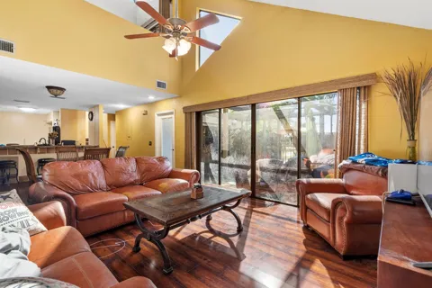 1100 SE Mitchell Avenue #101