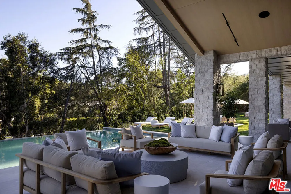 5544 Hoback Glen Road Hidden Hills, CA 91302