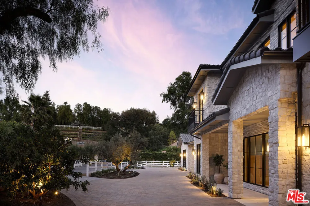 5544 Hoback Glen Road Hidden Hills, CA 91302
