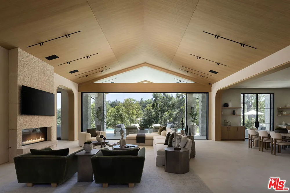 5544 Hoback Glen Road Hidden Hills, CA 91302