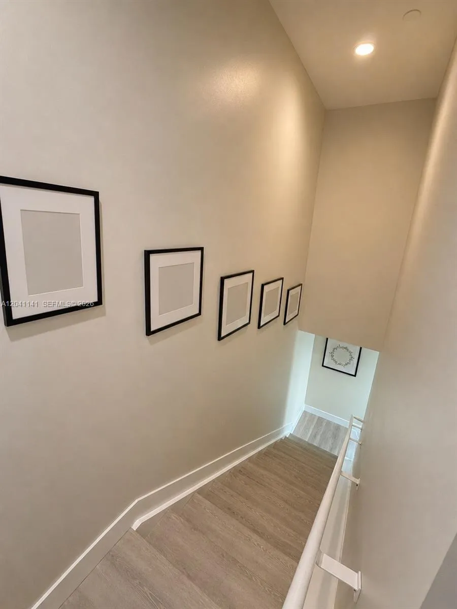 2505 NE 193rd St #4211 Miami, FL 33180