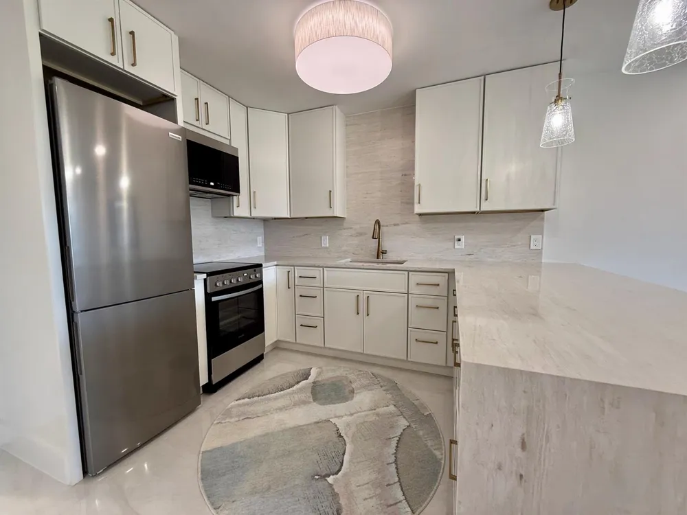 110 Shore Court #209 North Palm Beach, FL 33408