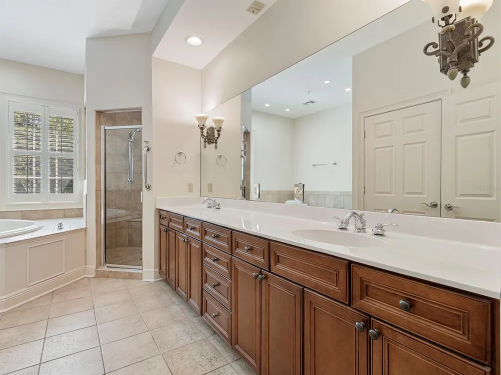 1223 COUNTRY CLUB OAKS CIRCLE Orlando, FL 32804