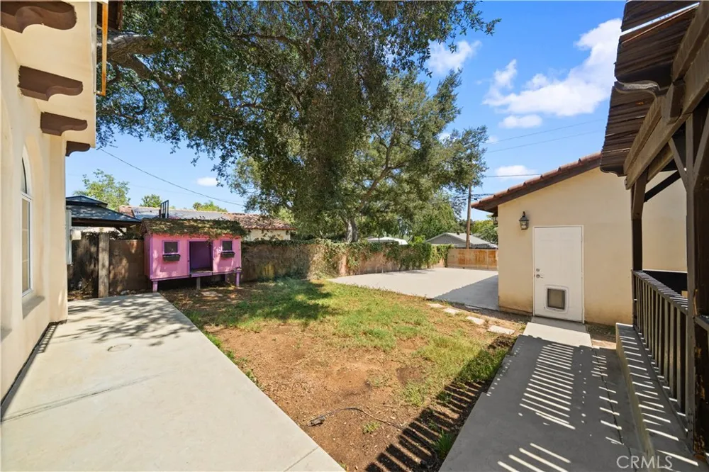 824 Ocean View Avenue Monrovia, CA 91016