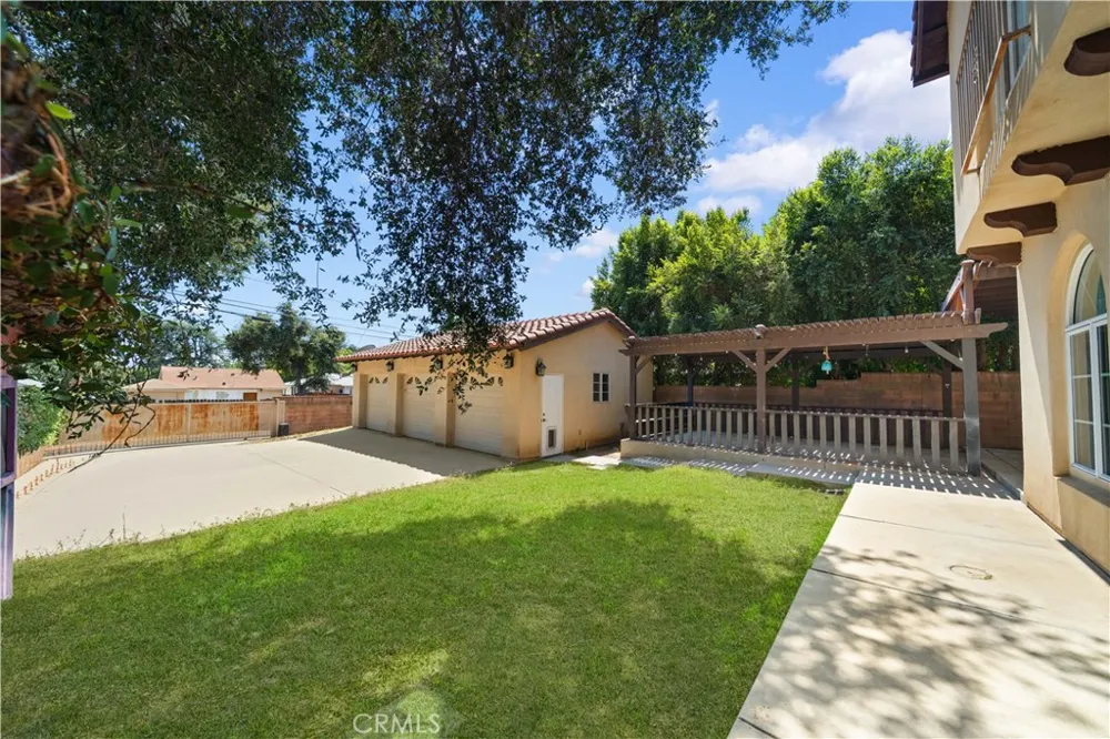 824 Ocean View Avenue Monrovia, CA 91016