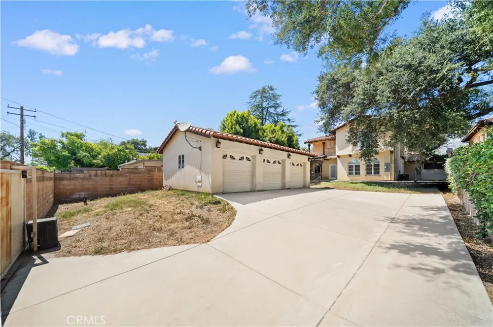 824 Ocean View Avenue Monrovia, CA 91016