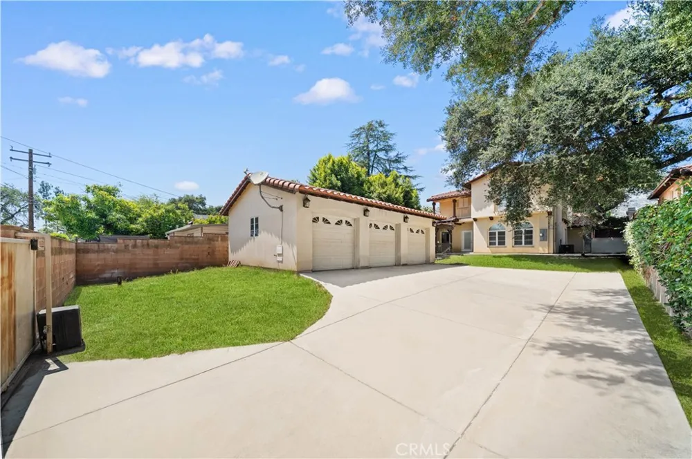 824 Ocean View Avenue Monrovia, CA 91016