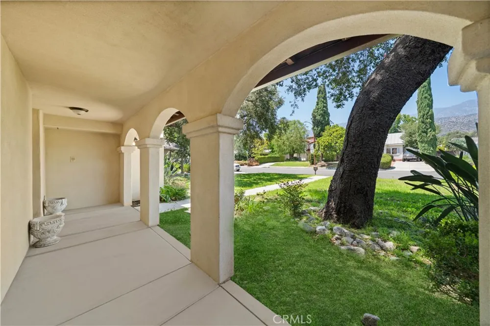 824 Ocean View Avenue Monrovia, CA 91016