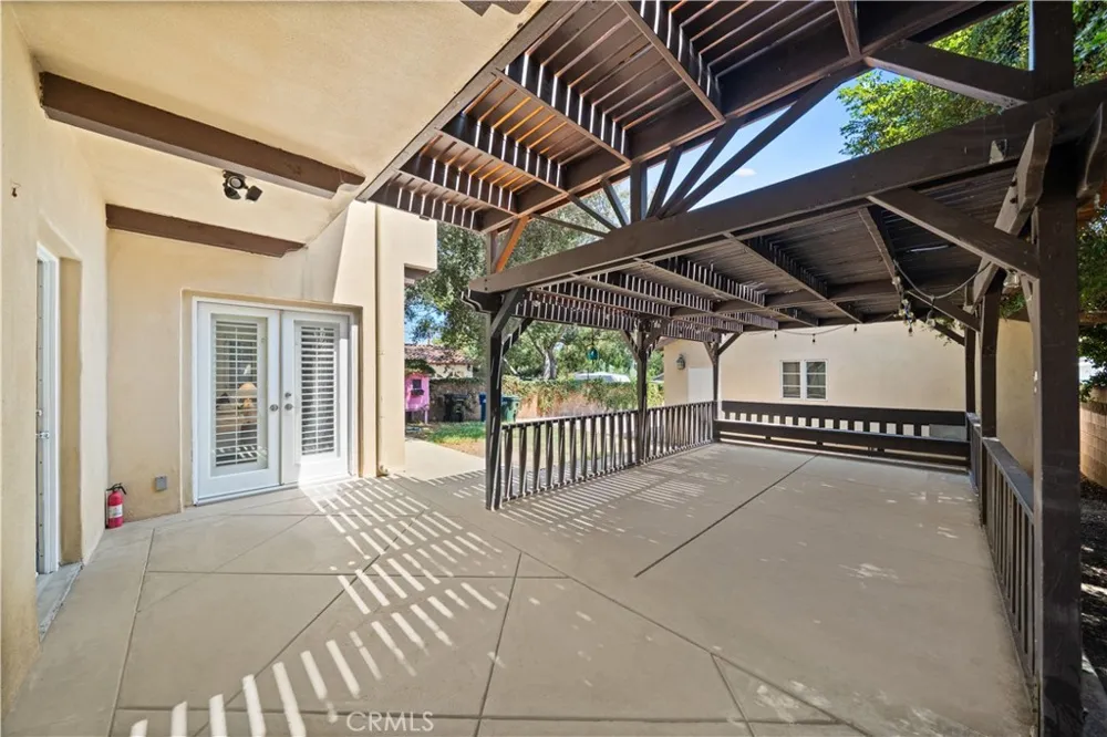 824 Ocean View Avenue Monrovia, CA 91016