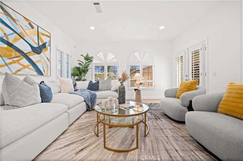 824 Ocean View Avenue Monrovia, CA 91016