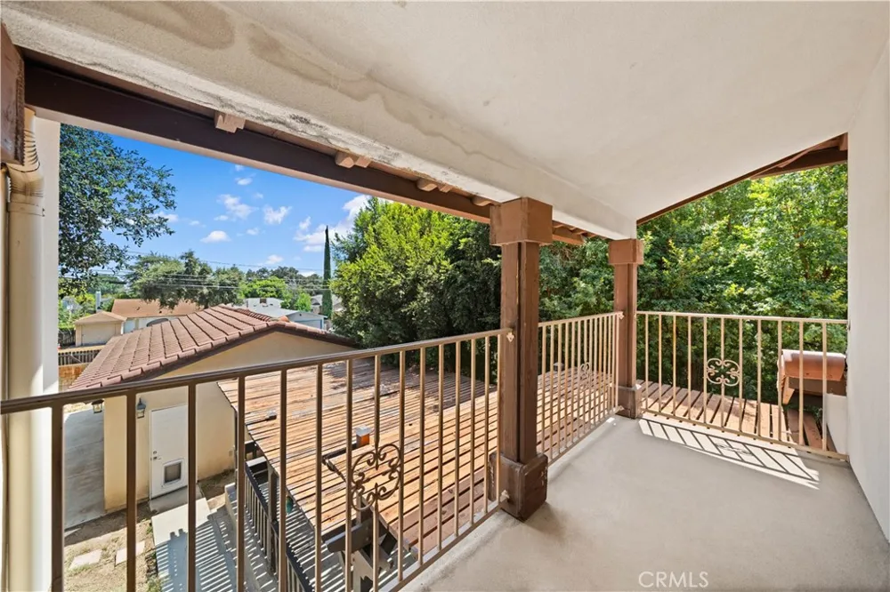 824 Ocean View Avenue Monrovia, CA 91016