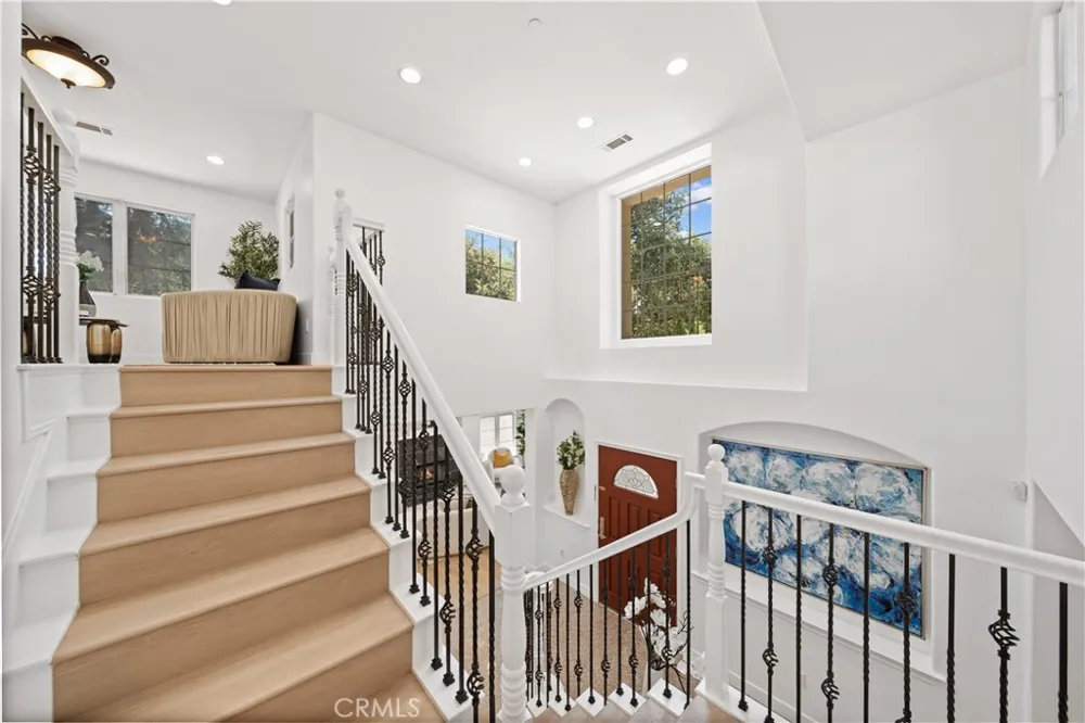824 Ocean View Avenue Monrovia, CA 91016