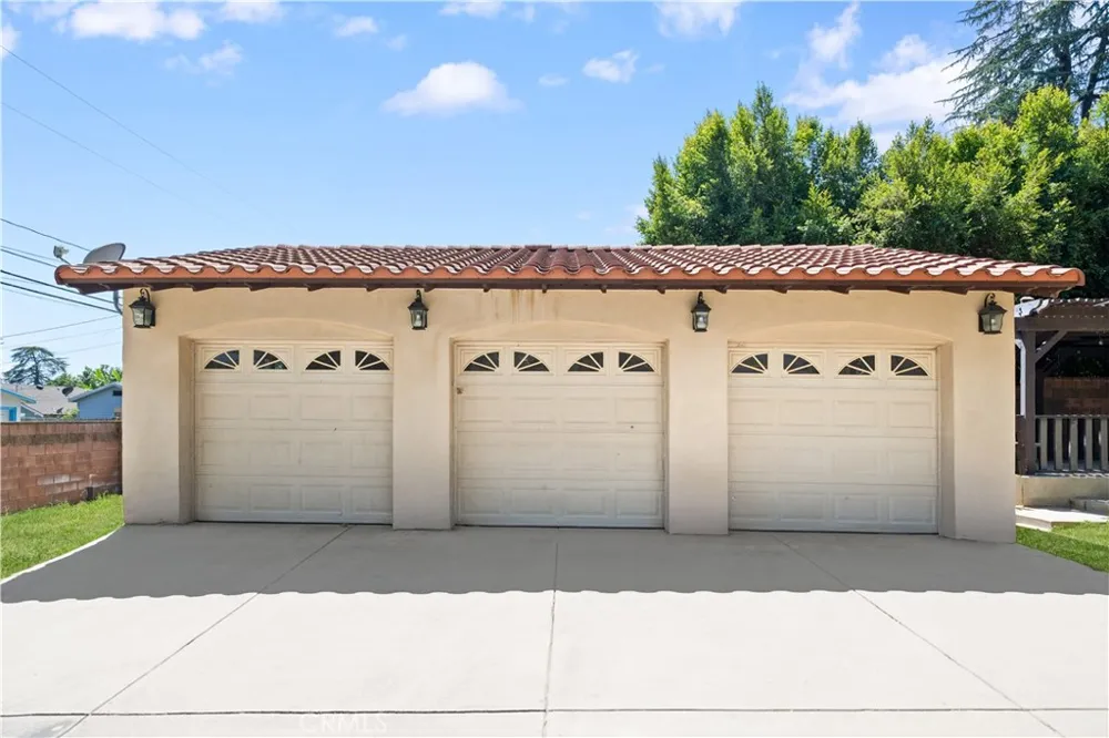 824 Ocean View Avenue Monrovia, CA 91016