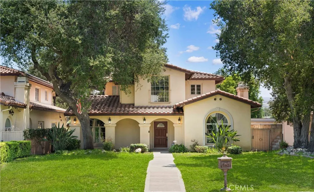 824 Ocean View Avenue Monrovia, CA 91016