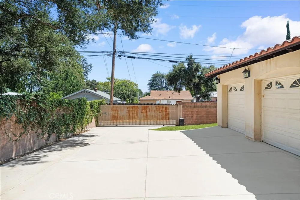 824 Ocean View Avenue Monrovia, CA 91016
