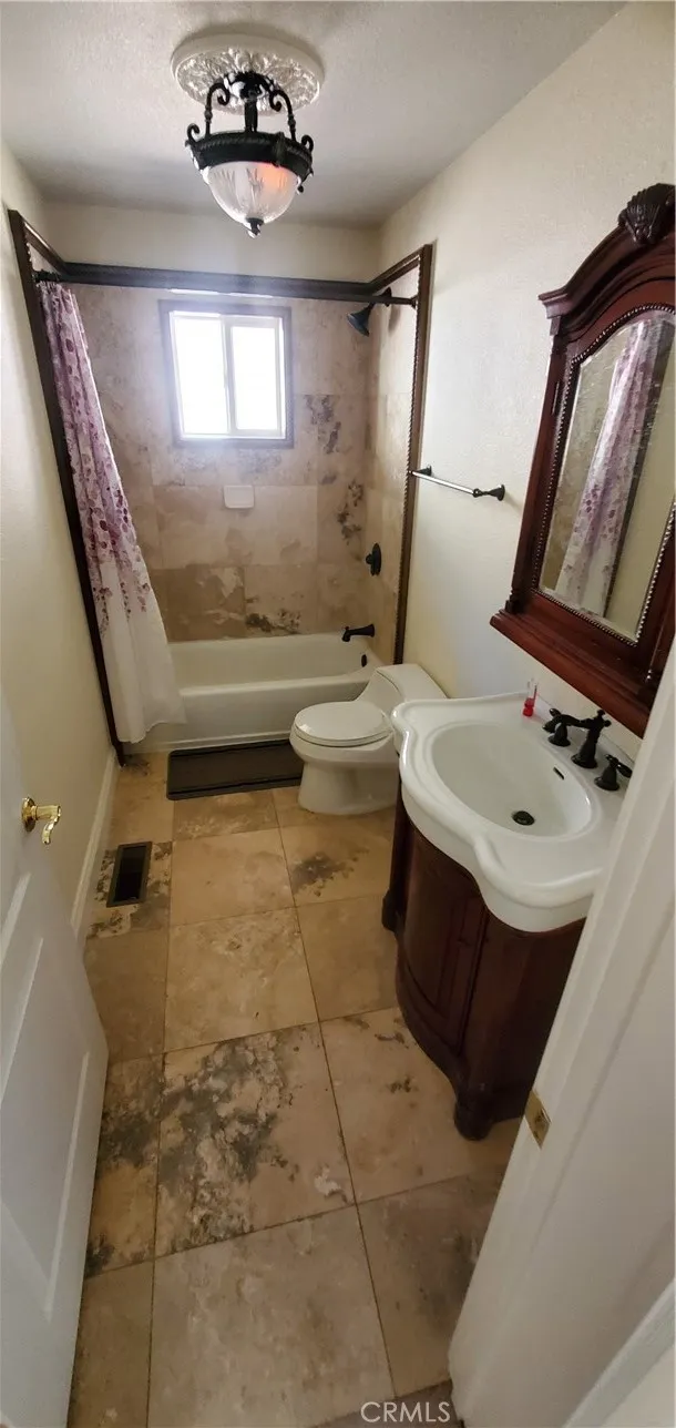 10458 Chatten Court Clearlake Oaks, CA 95423