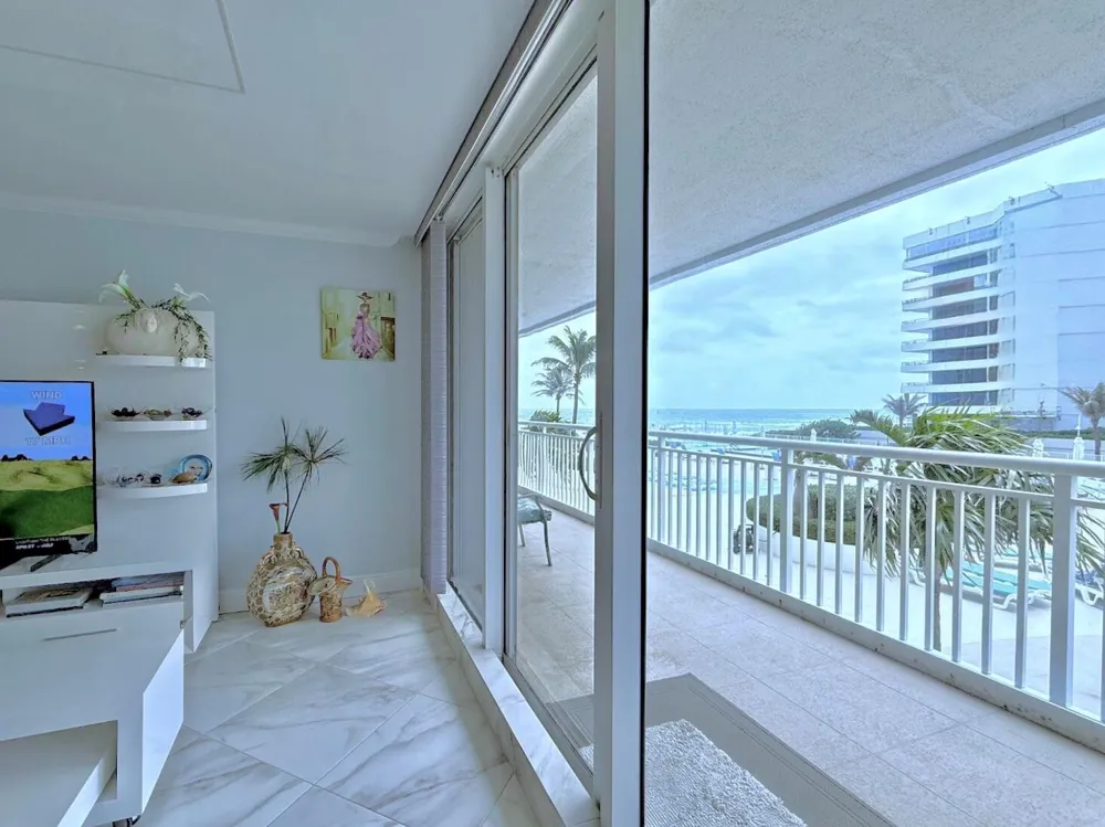 3546 S Ocean Boulevard #305 South Palm Beach, FL 33480