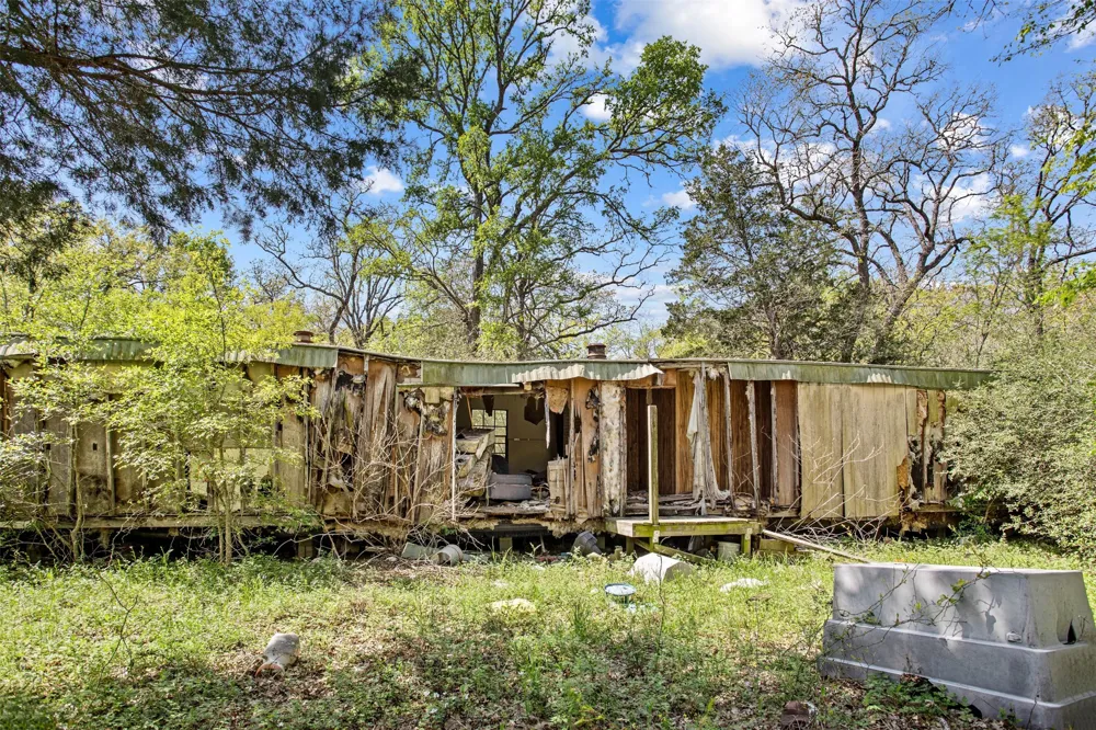 1156 Deerwood Drive Elgin, TX 78621
