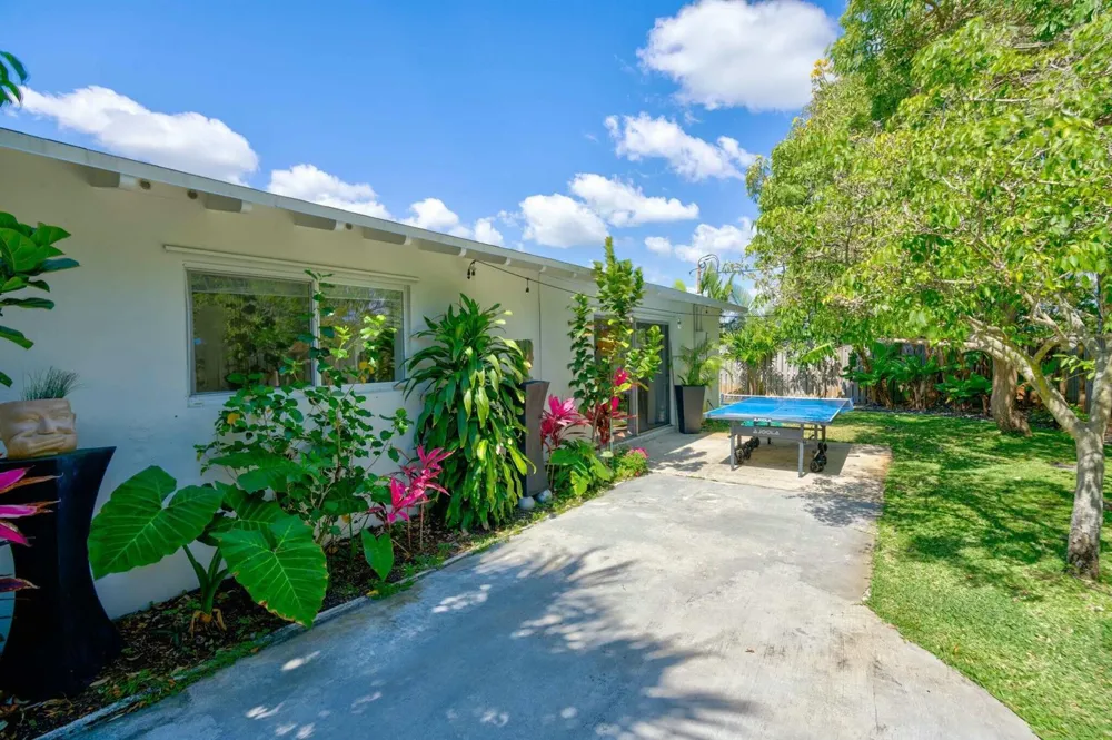 547 Marlin Road North Palm Beach, FL 33408