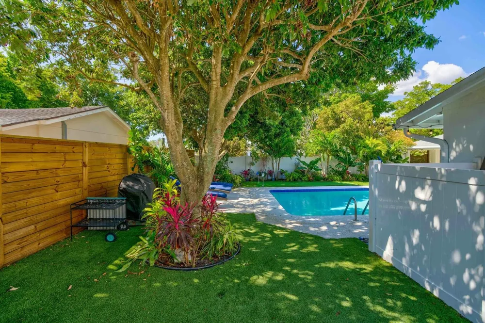 547 Marlin Road North Palm Beach, FL 33408