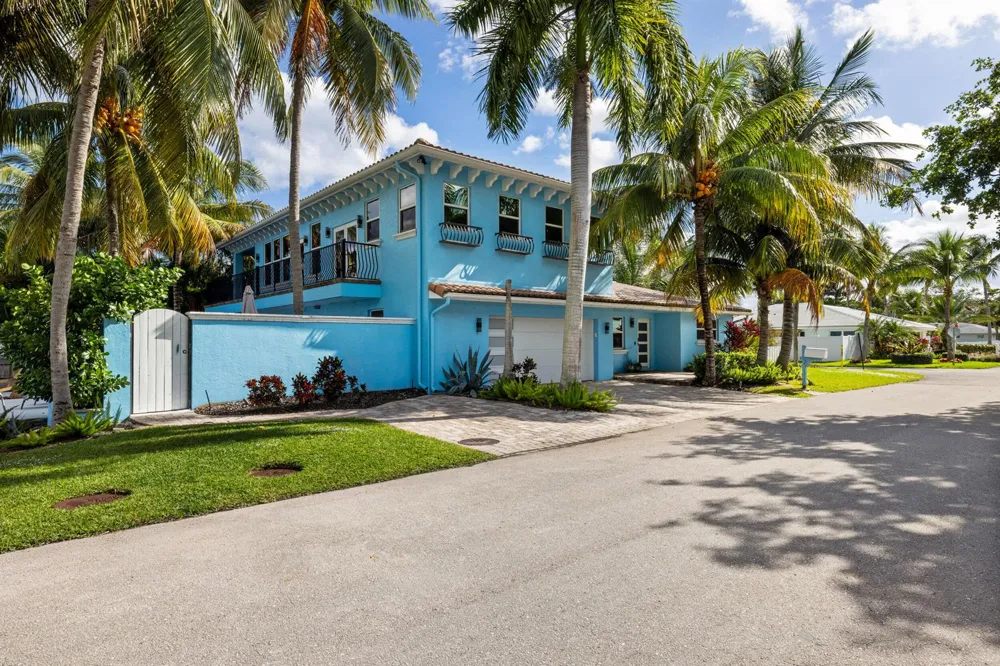 100 Neptune Drive Hypoluxo, FL 33462