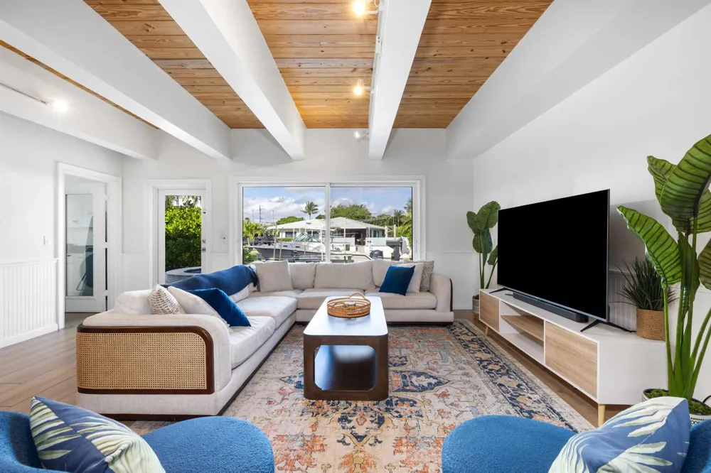 100 Neptune Drive Hypoluxo, FL 33462