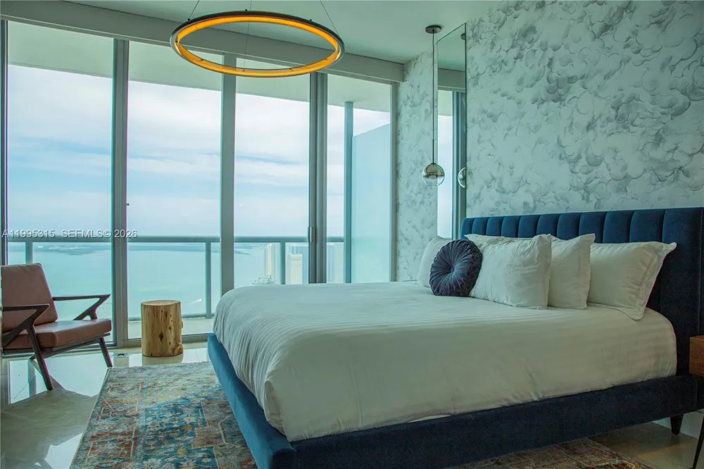 888 Biscayne Blvd #5207 Miami, FL 33132