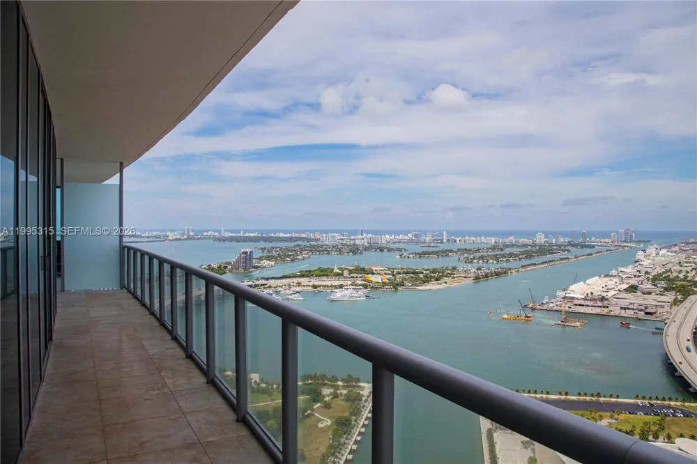 888 Biscayne Blvd #5207 Miami, FL 33132