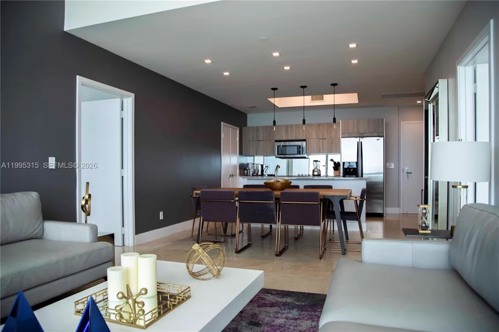 888 Biscayne Blvd #5207 Miami, FL 33132
