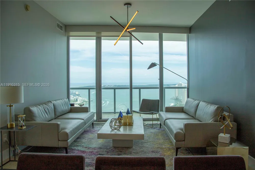 888 Biscayne Blvd #5207 Miami, FL 33132