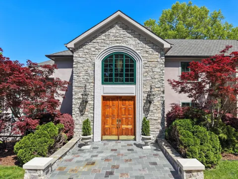 1511 Carroll Lane