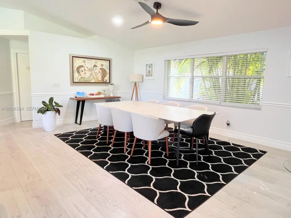765 Bayside Ln Weston, FL 33326
