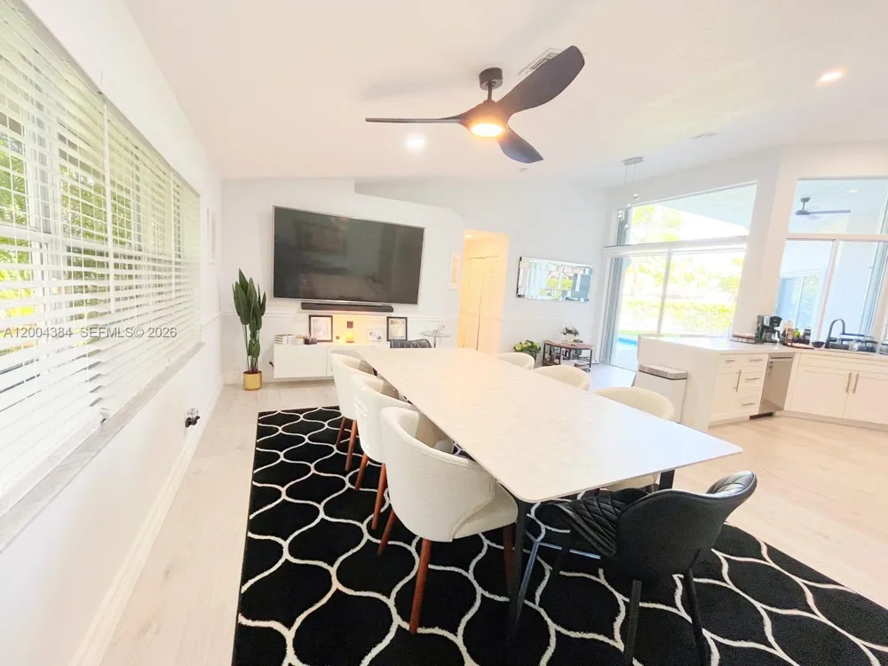 765 Bayside Ln Weston, FL 33326