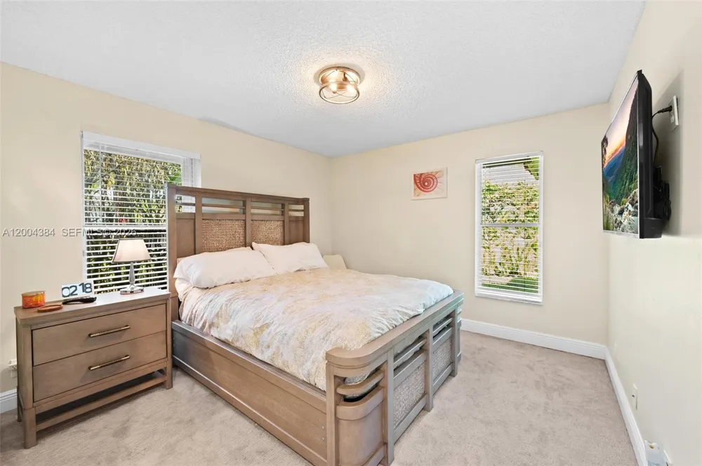 765 Bayside Ln Weston, FL 33326