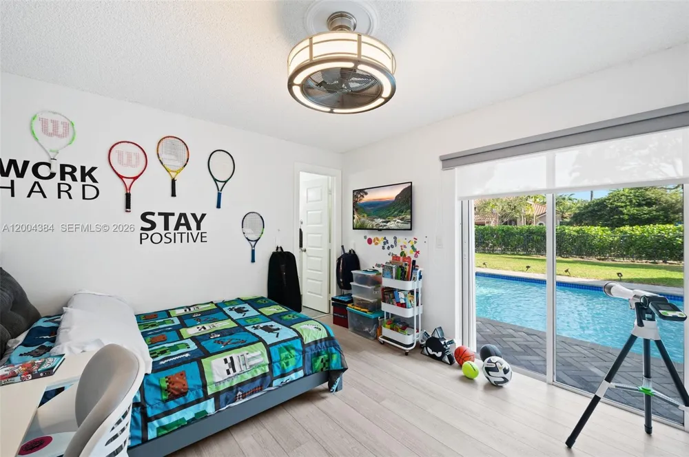 765 Bayside Ln Weston, FL 33326