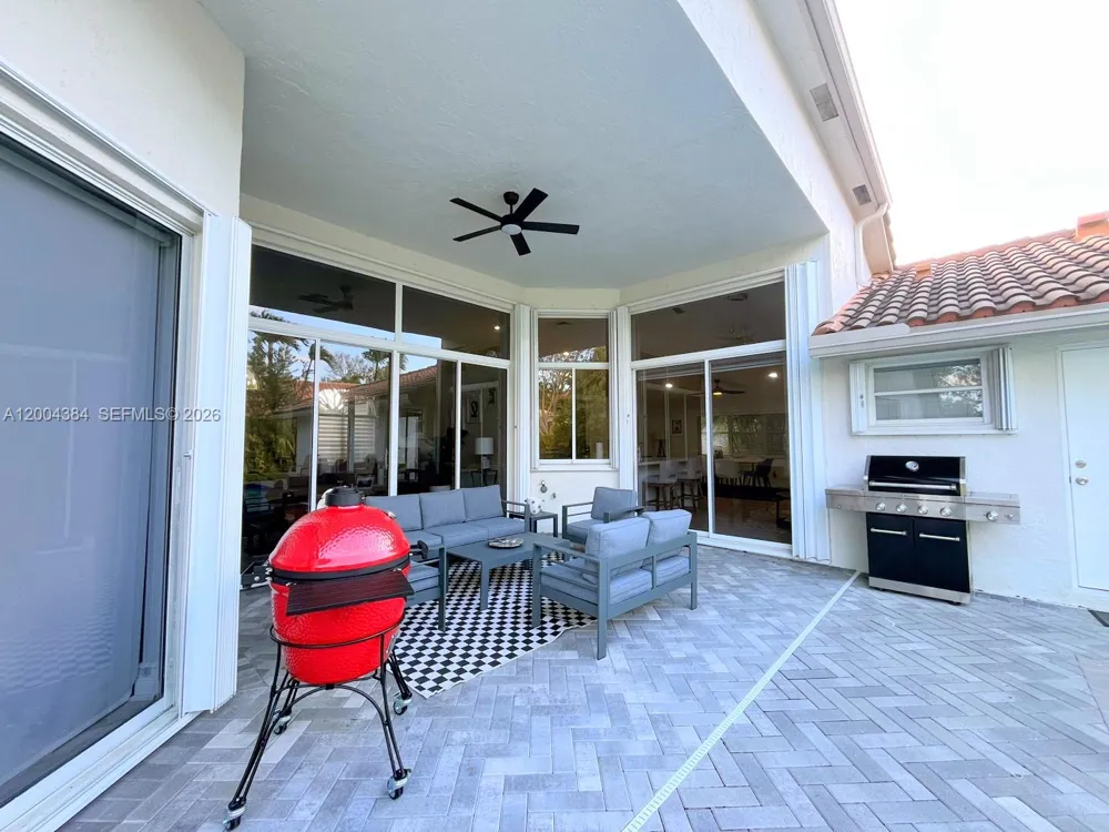 765 Bayside Ln Weston, FL 33326