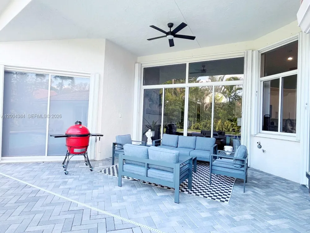 765 Bayside Ln Weston, FL 33326