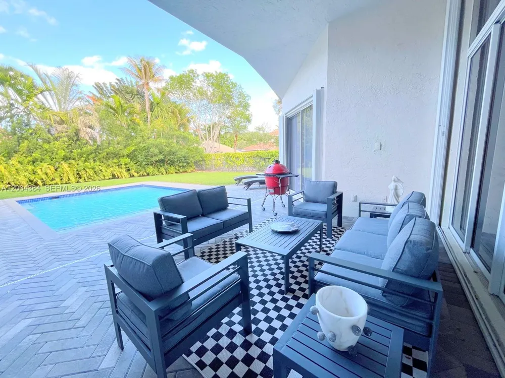 765 Bayside Ln Weston, FL 33326