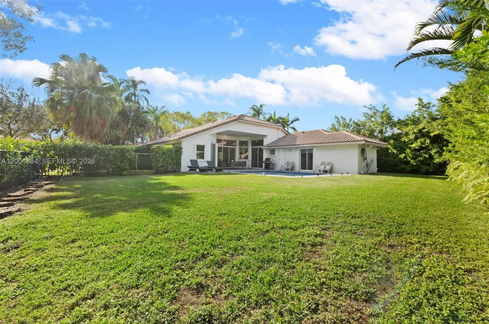 765 Bayside Ln Weston, FL 33326