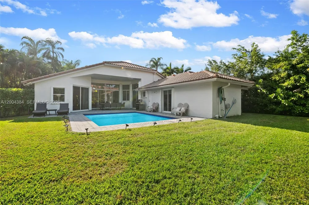 765 Bayside Ln Weston, FL 33326